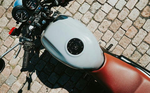 Cómo vinilar una moto: depósito, carenado y guardabarros
