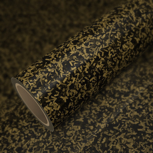 Rollo de vinilo carbono forjado oro brillo sobre una lámina del mismo vinilo